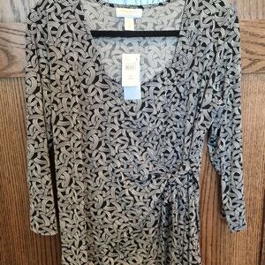 Motherhood Maternity Nursing Black and White Wrap Top